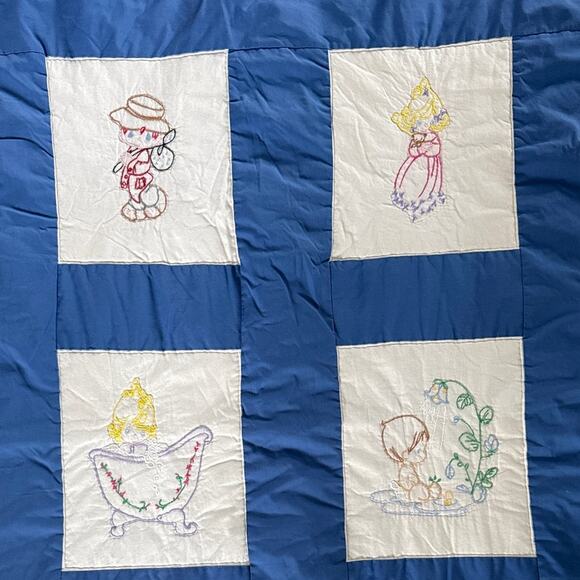 Vintage Hand Embroidered Child’s Quilt – Blue & White Precious Moments Style - Picture 15 of 16